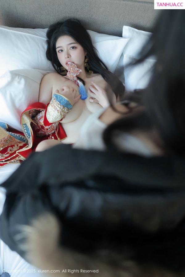   [XiuRen]高清写真图 2025.02.11 No.9869 林若凡F 黑丝美臀第52张图片